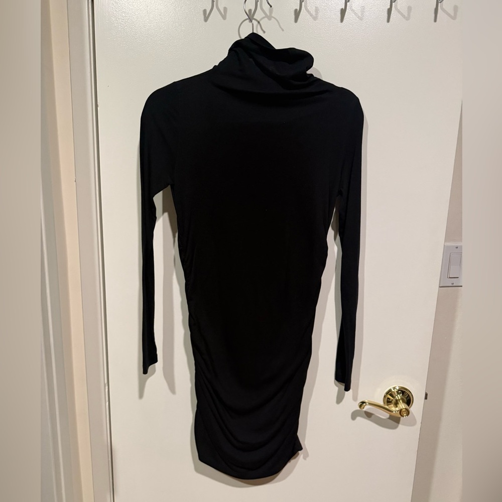 Black mini long-sleeve dress